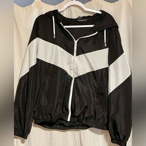NWOT Black and White Women's wind Breaker Jacket— Size Large